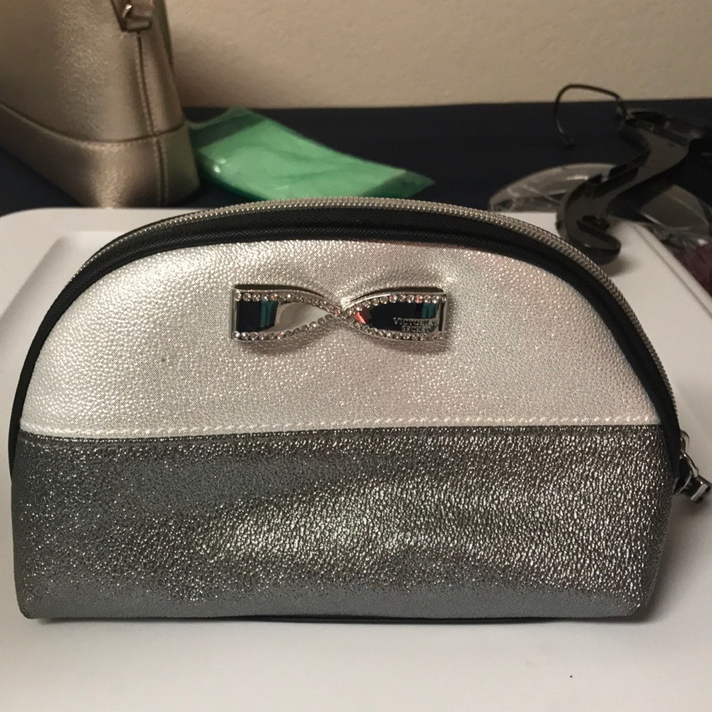 small VS make up bag
